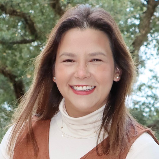 Headshot of Mari	Trevino Glass