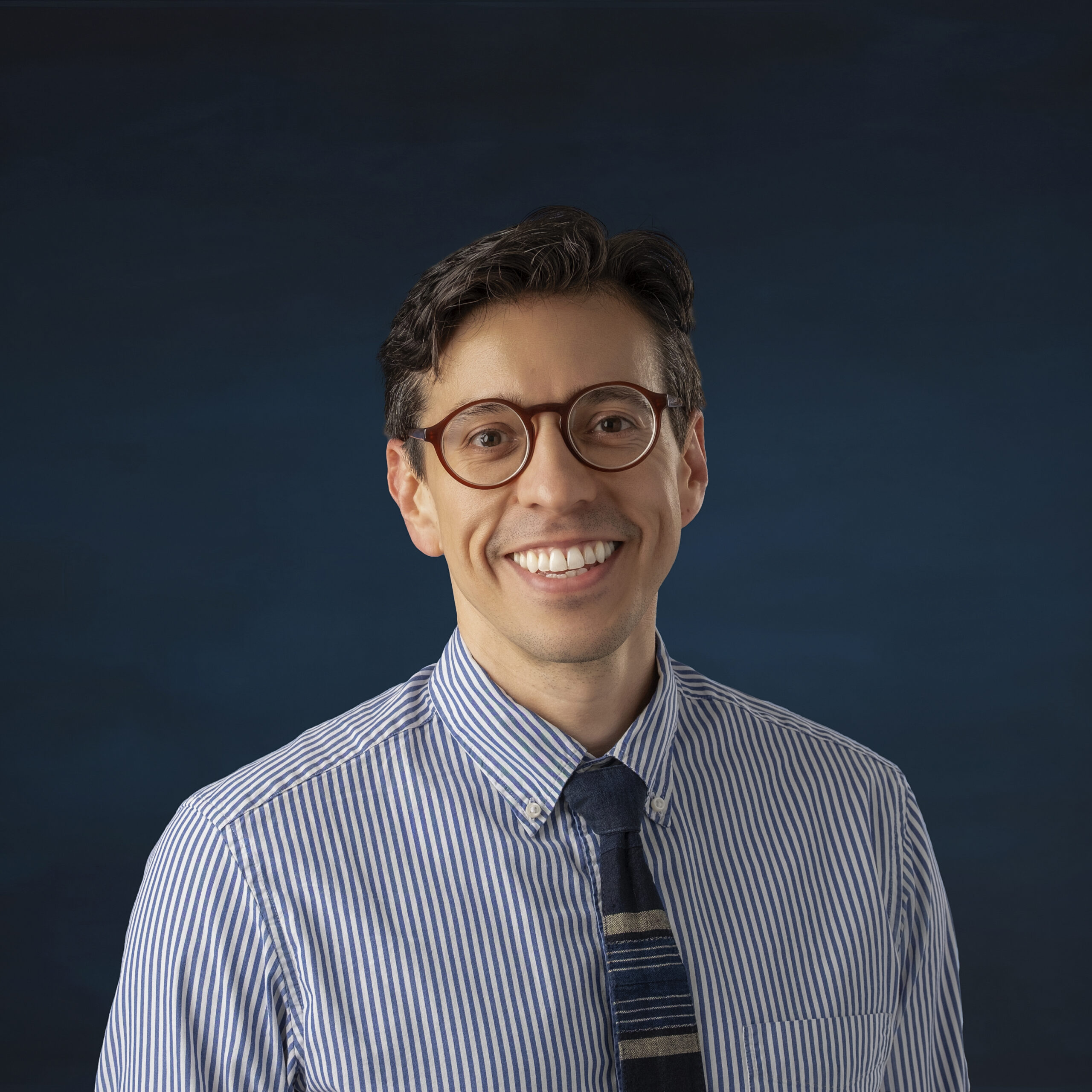 Headshot of Dr. Peter Bustamante