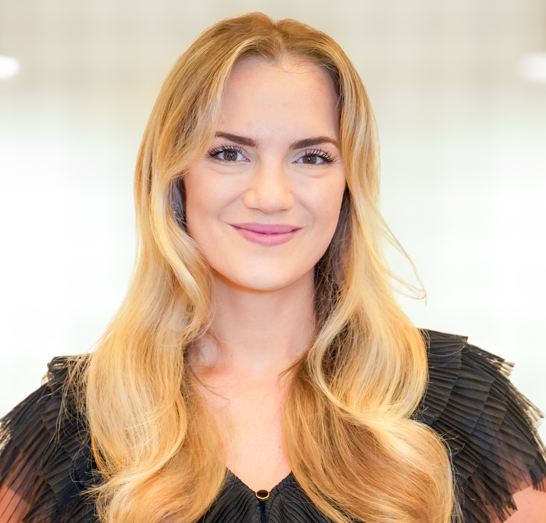 Headshot of Suzanne Assarian